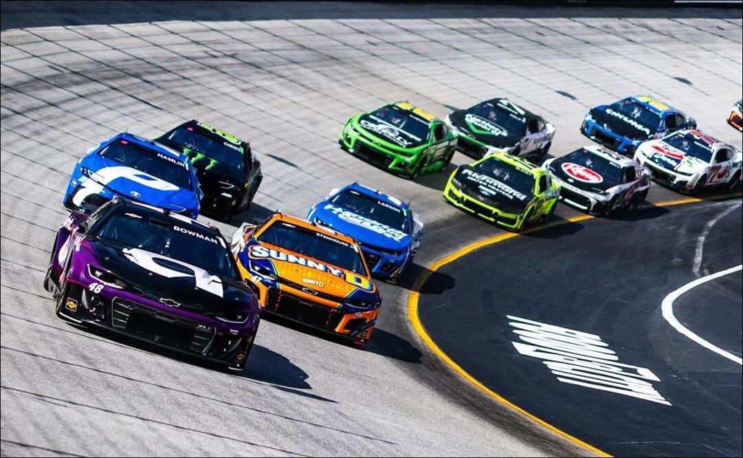 NASCAR llegó a un acuerdo con un importante medio de comunicación en México. FOTO: @nascar