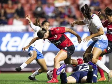 Comentarista de Caliente TV fue albureado en vivo en la transmisión del Xolos vs Cruz Azul femenil