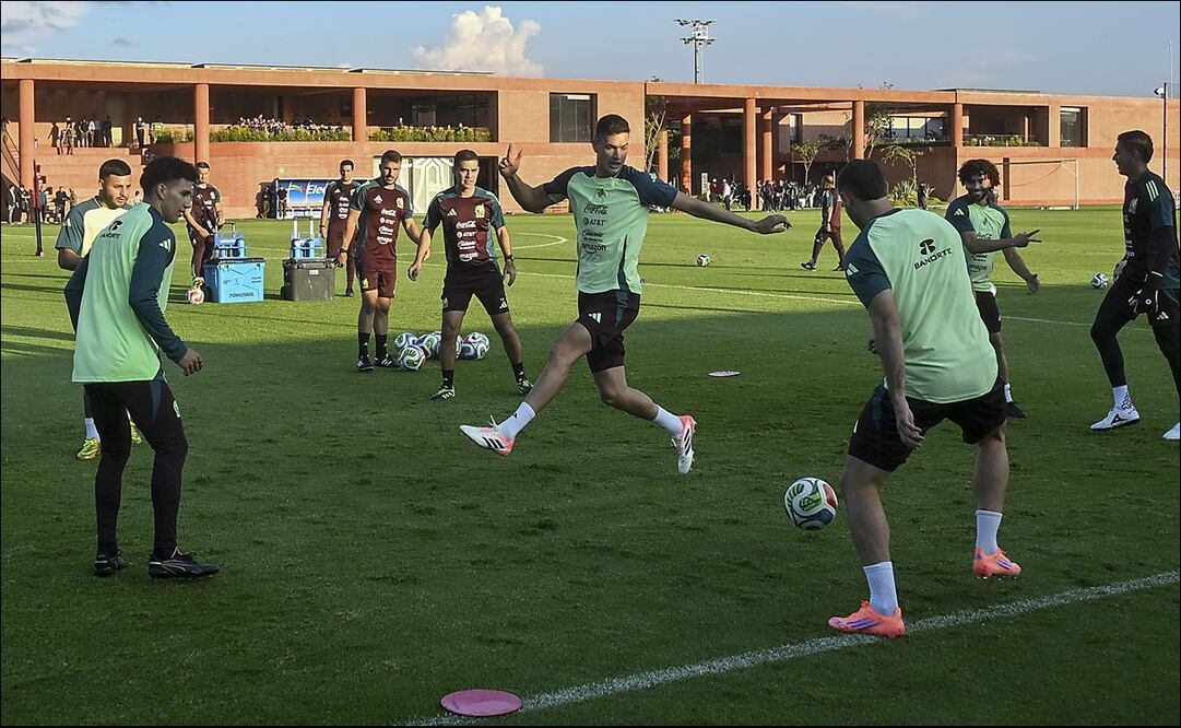 Jugadores de la Selección Mexicana entrenan en las instalaciones de la Academia AGA, previo al partido de preparación frente a la selección de Ecuador. FOTO: Imago7