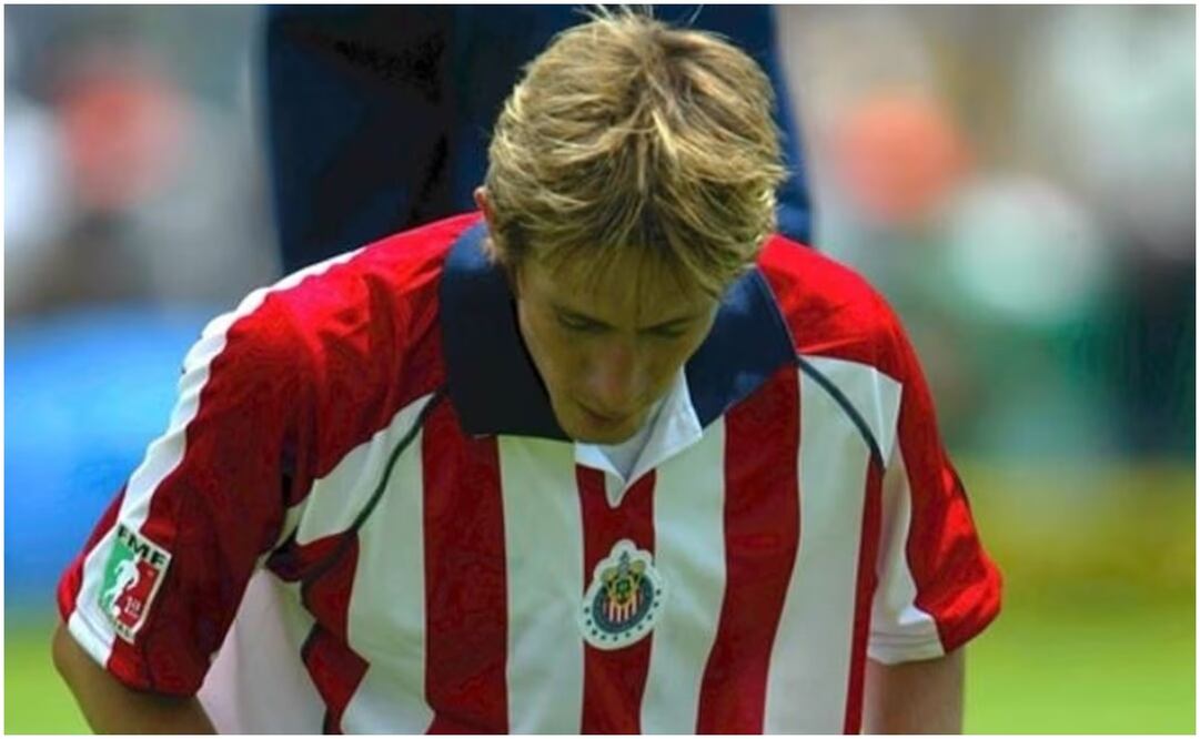 Rafael Medina falló el penalti con el que Chivas perdió la Final frente a Pumas en 2004 - Especial