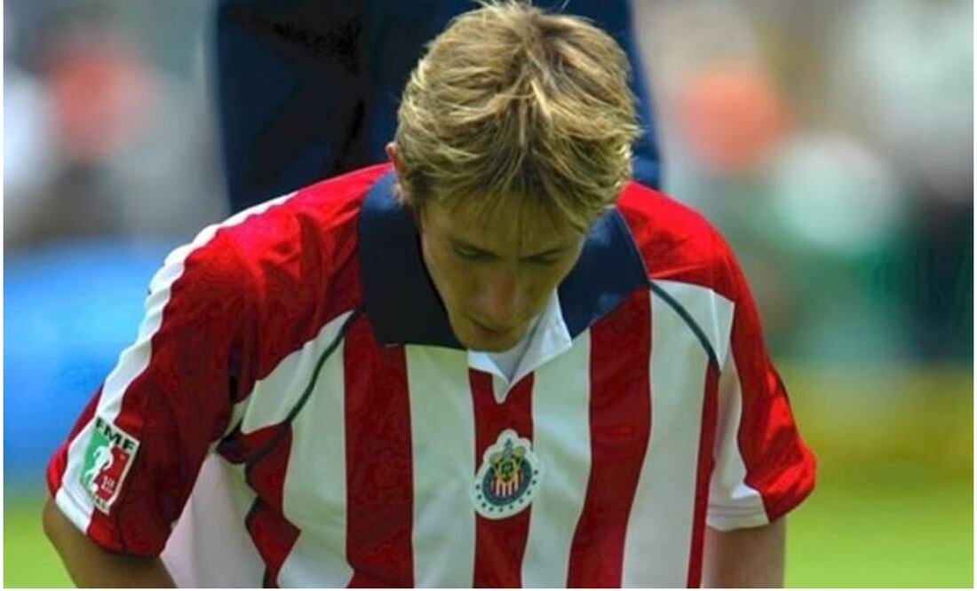 Rafael Medina falló el penalti con el que Chivas perdió la Final frente a Pumas en 2004 - Especial