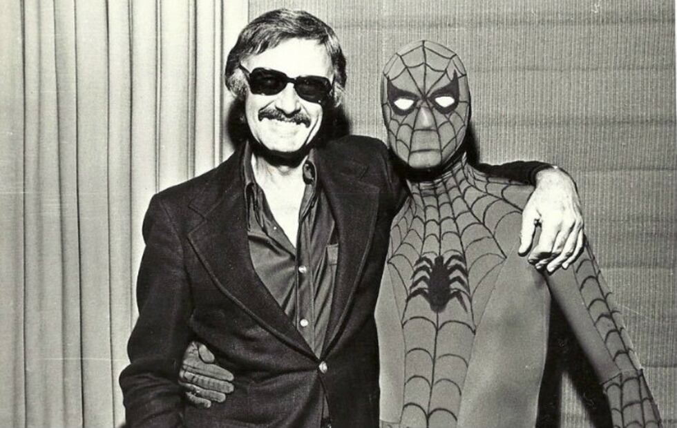 Stan Lee en 10 fotos y datos poco conocidos de su juventud 