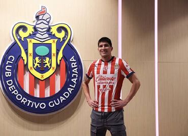 Miguel Tapias, refuerzo de las Chivas, llamó "tronco" a Chicharito Hernández