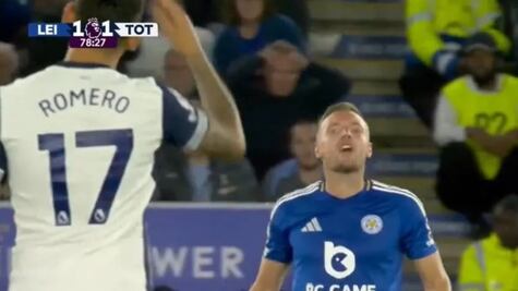  Jamie Vardy se burló del Tottenham y hasta al Cuti Romero le tocó por querer defender a su equipo