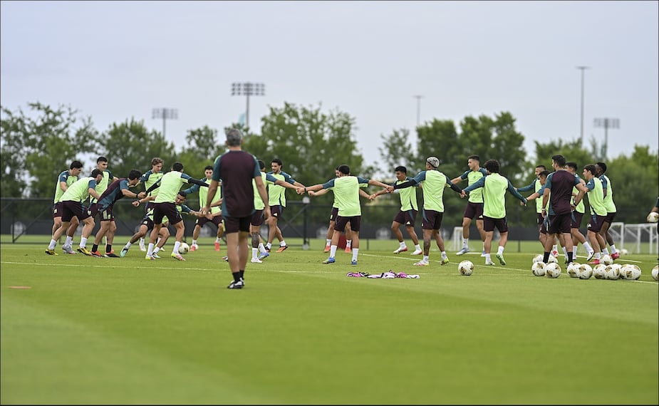 Jugadores de la Selección Mexicana, durante un entrenamiento previo a un duelo amistoso. FOTO: Imago7