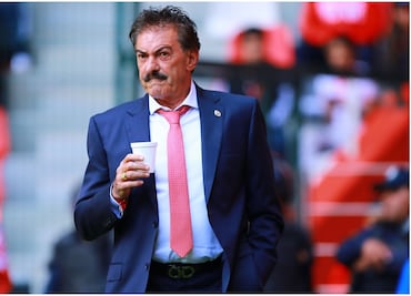 Isaac Terrazas explota contra Ricardo La Volpe: "Es el peor DT en el trato humano, me retó a golpes"