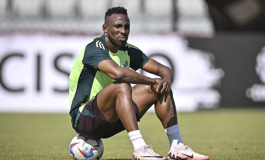 La siguiente semana Javier Aguirre dará su primer lista. Foto: Imago7.