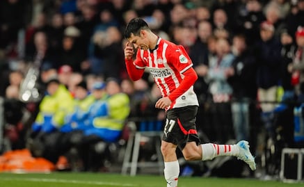Hirving Chuky Lozano recibe homenaje en su último juego con el PSV; afición lo recibe de pie