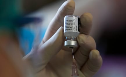 Pfizer presiona a EU para aplicar una tercera dosis a la población