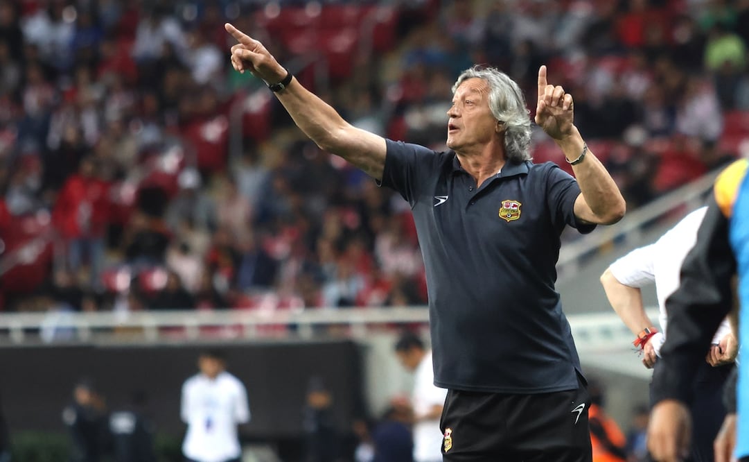 Norberto Scoponi, auxiliar técnico, durante el partido de vuelta de la Final del torneo Clausura 2023 de la Liga BBVA Expansión MX - Foto: Imago7