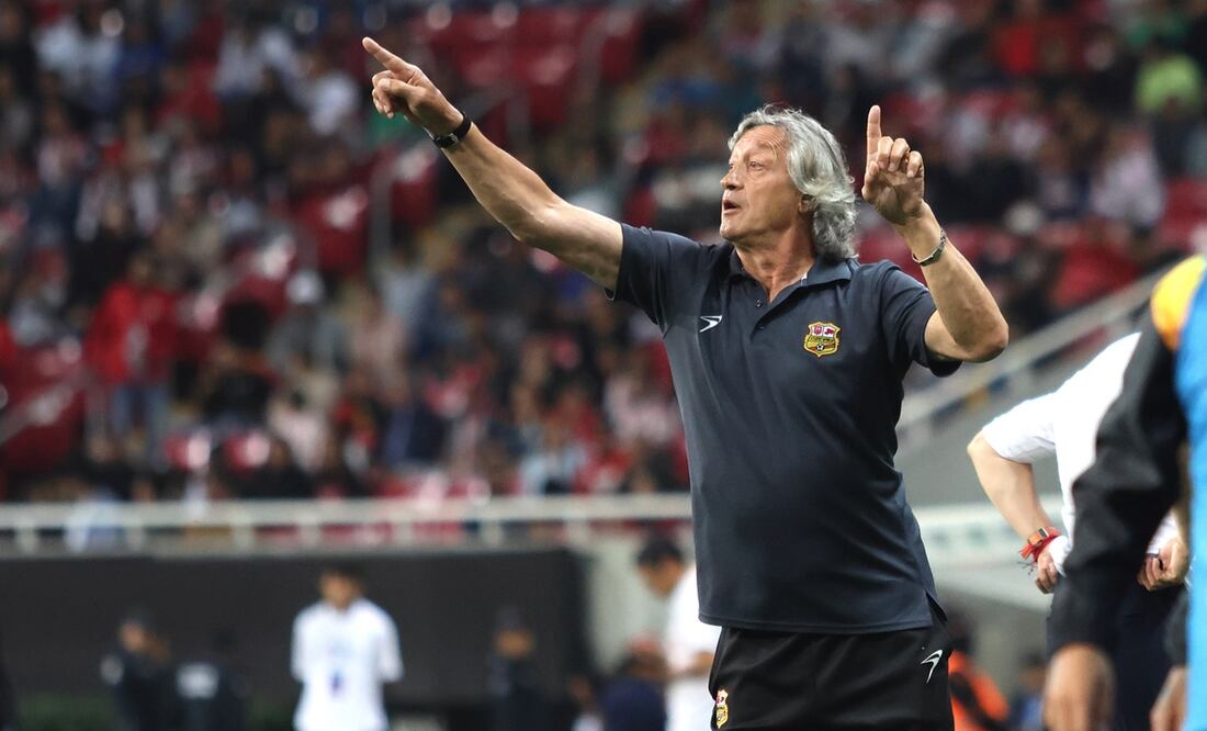 Norberto Scoponi, auxiliar técnico, durante el partido de vuelta de la Final del torneo Clausura 2023 de la Liga BBVA Expansión MX - Foto: Imago7