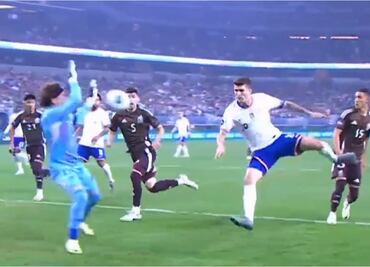 Guillermo Ochoa salva a México del primer gol de Estados Unidos