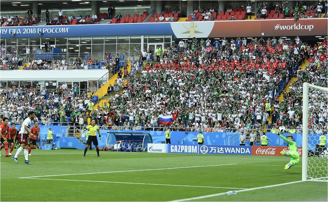 Carlos Vela anotó el último gol de penalti mexicano en Copas del Mundo | FOTO: Imago7