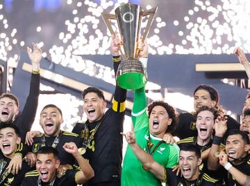 Guillermo Ochoa y el récord que impuso después de ganar su sexta Copa Oro con México
