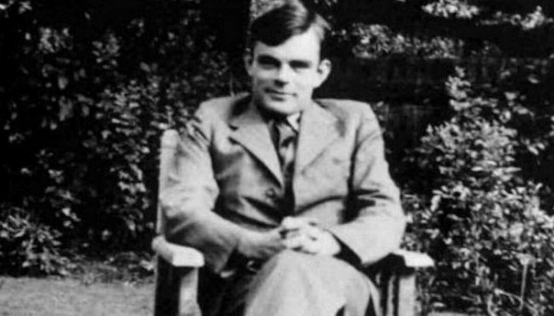 Alan Turing, el científico que salvó miles de vidas, pero por ser gay fue condenado