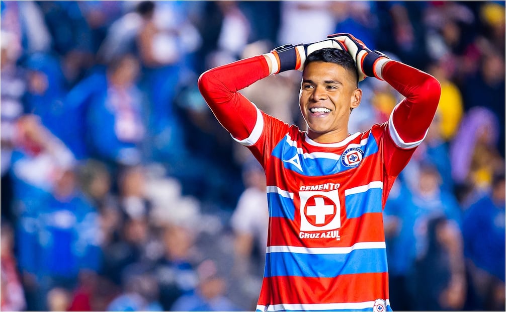 Kevin Mier causó baja de Cruz Azul por una cuestión de salud y se pierde el juego ante el León / FOTO: Imago7