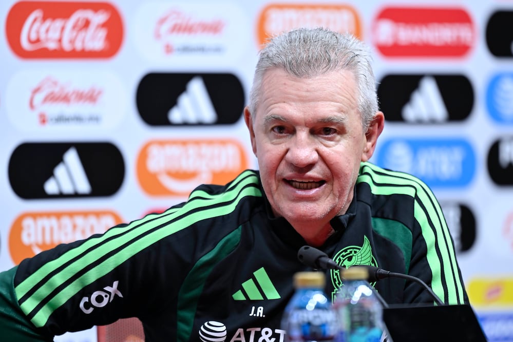 Javier Aguirre en conferencia de prensa, previo al partido de preparación para el Mundial de 2026 entre México y Serbia - Foto: Imago7