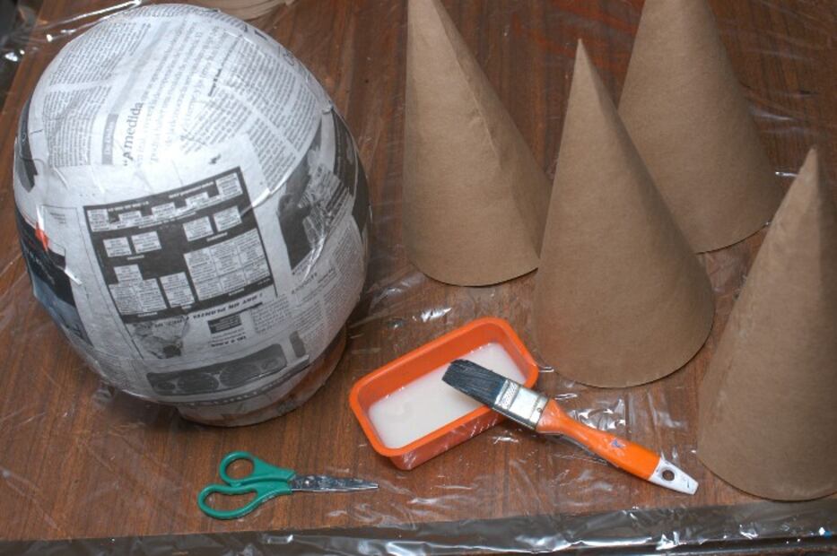 10 sencillos pasos para hacer una piñata navideña