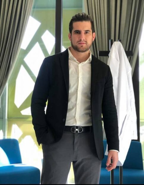 Los 10 piropos más hot dedicados al doctor más sexy de Facebook