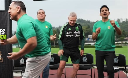 Cuauhtémoc Blanco sorprende al técnico de la Selección, Javier Aguirre, y lo pone a bailar