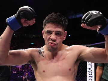 Brandon Moreno derrotó a Steve Erceg para lograr su primer triunfo en UFC México