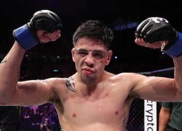 Brandon Moreno derrotó a Steve Erceg para lograr su primer triunfo en UFC México