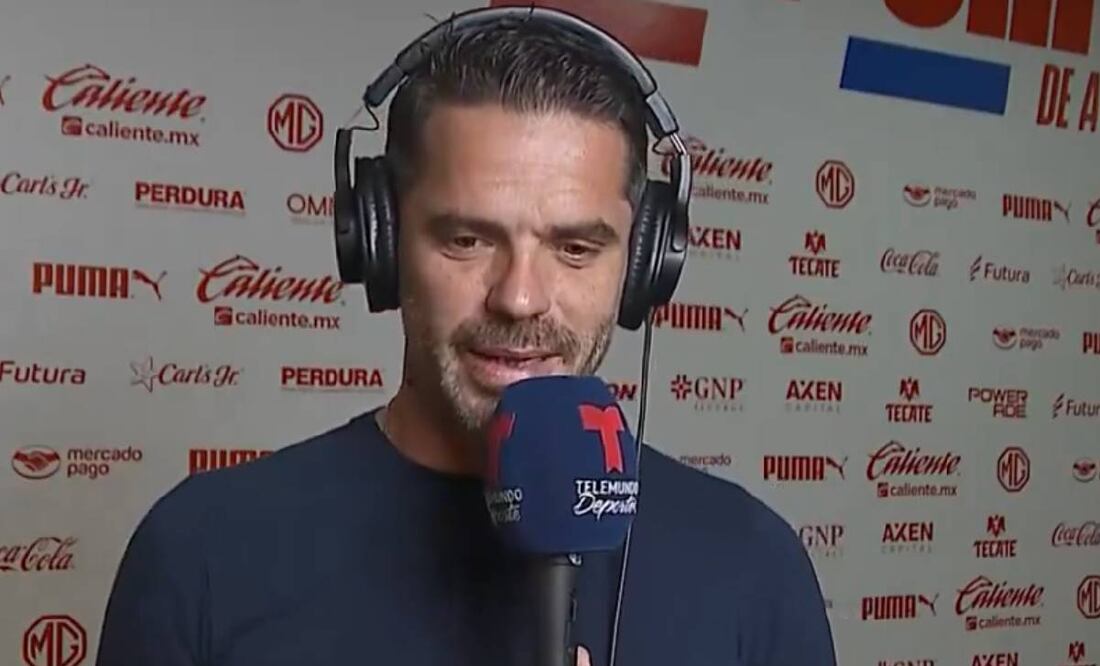 Fernando Gago aseguró a Telemundo que no tuvo contacto con Boca y seguirá siendo técnico de las Chivas. Foto: Especial