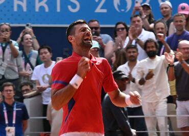 Novak Djokovic vence a Carlos Alcaraz y se lleva el oro en París 2024