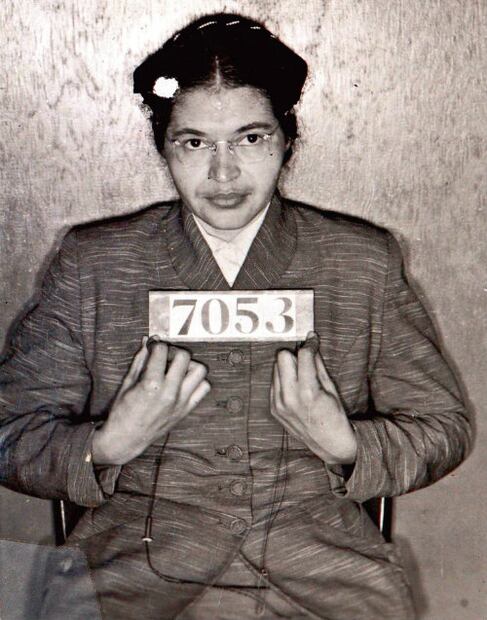 Rosa Parks, la mujer de color que se cansó de ceder ante los blancos 