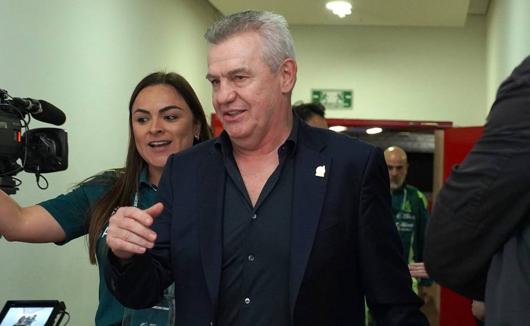 Javier Aguirre explica su decisión en la portería mexicana. Foto: Imago7.