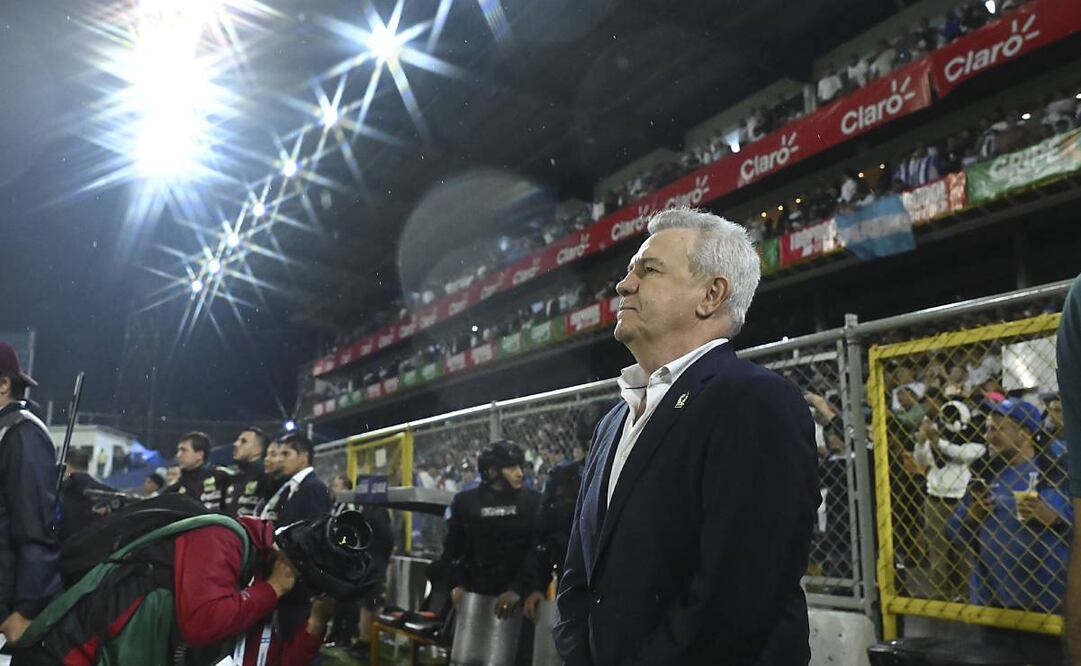 FFH acusa a Aguirre de tener conducta inapropiada con la afición durante el partido. Foto: imago7.