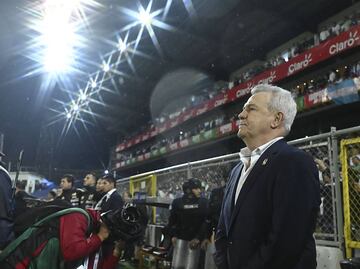 Honduras condena el ataque a Javier Aguirre, pero también pide que se le investigue al técnico del TRI