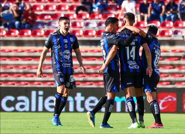 Querétaro cortó su racha de derrotas, tras aprovecharse de un inoperante Puebla y vencerlo 2-0