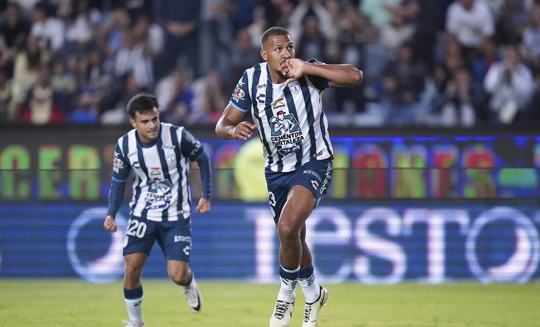 Salomón Rondón festejando su gol ante América con Pachuca / FOTO: Imago7