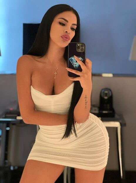 10 fotos de Tefi Valenzuela, la cantante que busca conquistar Survivor México 2022