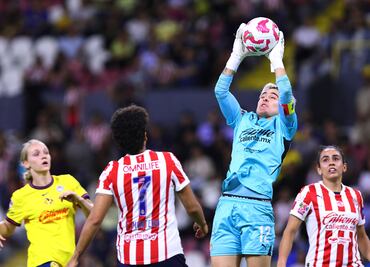 América y Chivas empatan en un Clásico Nacional de locura; Kiana Palacios salva a las Águilas