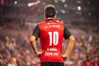 Gilberto Mora vuelve a entrenar y apunta a jugar ante América en el Estadio Banorte