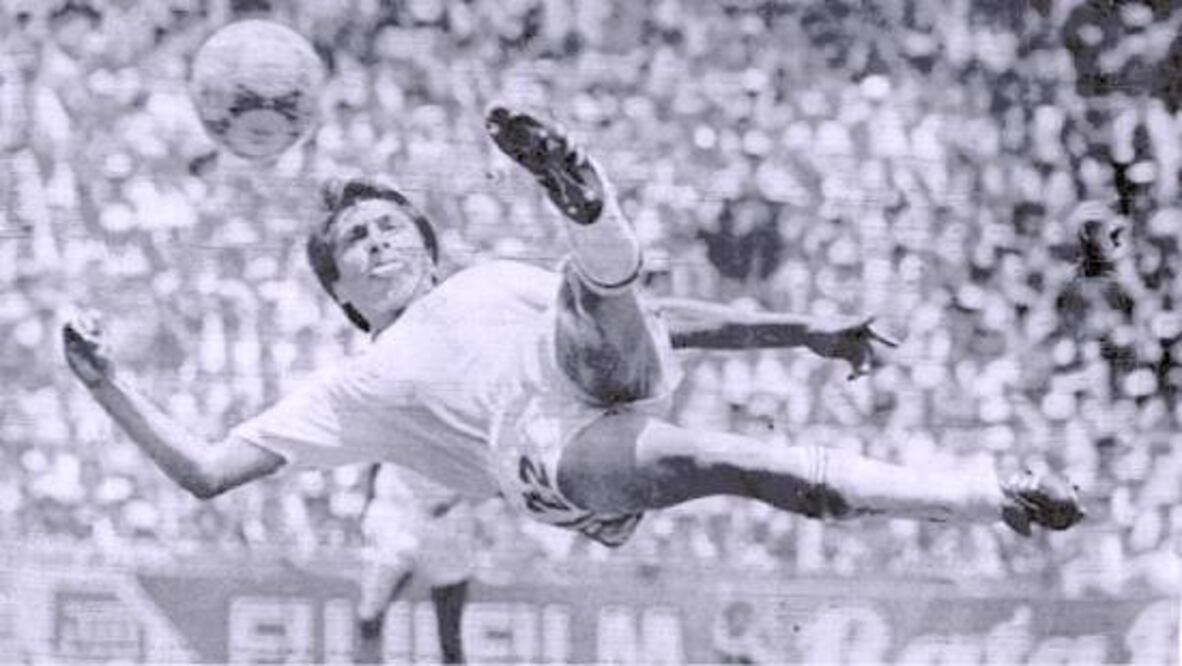 El gol de Manuel Negrete ante Bulgaria en el Mundial de México 86 fue elegido por FIFA como el mejor de la historia de los Mundiales. Foto: Archivo