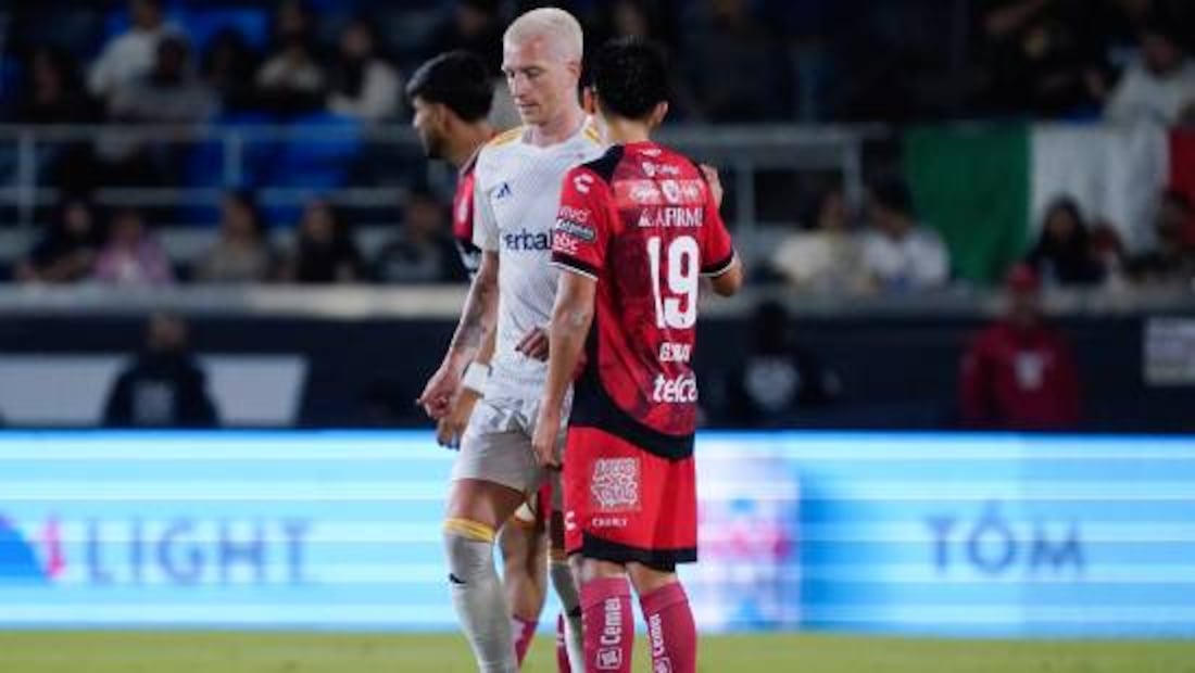 Marco Reus alabó a Gilberto Mora y le hizo llegar una playera suya. Foto: Imago7