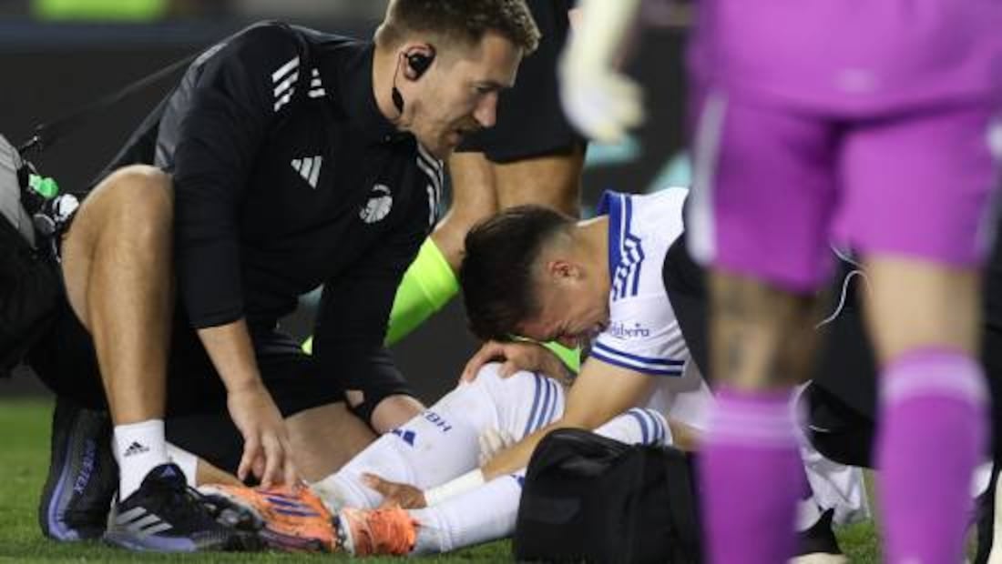 Rodrigo Huescas se lesionó con el Copenhague en un partido de Champions League. Foto: Agencias
