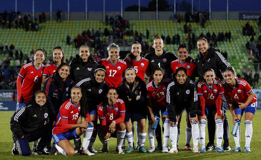 La selección de Chile se quedó sin porteras para el juego por la medalla de oro ante México. Foto: @LaRoja