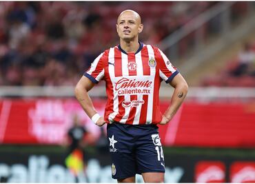 Javier Hernández con una terrible falla en partido amistoso de las Chivas; no pudo anotar sin portero