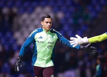 Afición revienta a Malagón por tener peor técnica que Tala Rangel y Carlos Acevedo