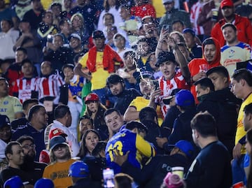 Periodista fue agredido con arma punzocortante por grabar pelea durante el América vs Chivas