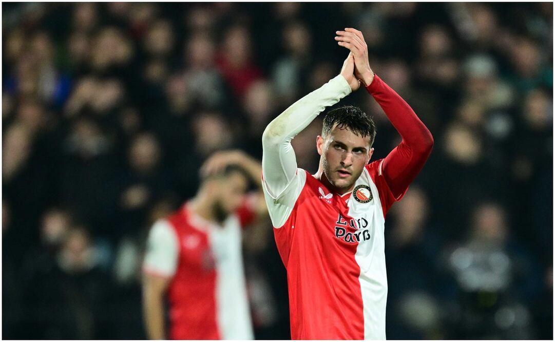 Santi Giménez en Champions League con el Feyenoord ante la Lazio / FOTO: EFE