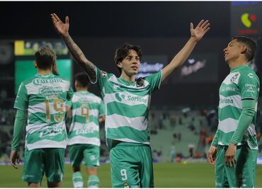 Santos consigue su primera victoria en el torneo con goleada ante un Puebla que está al fondo de la tabla