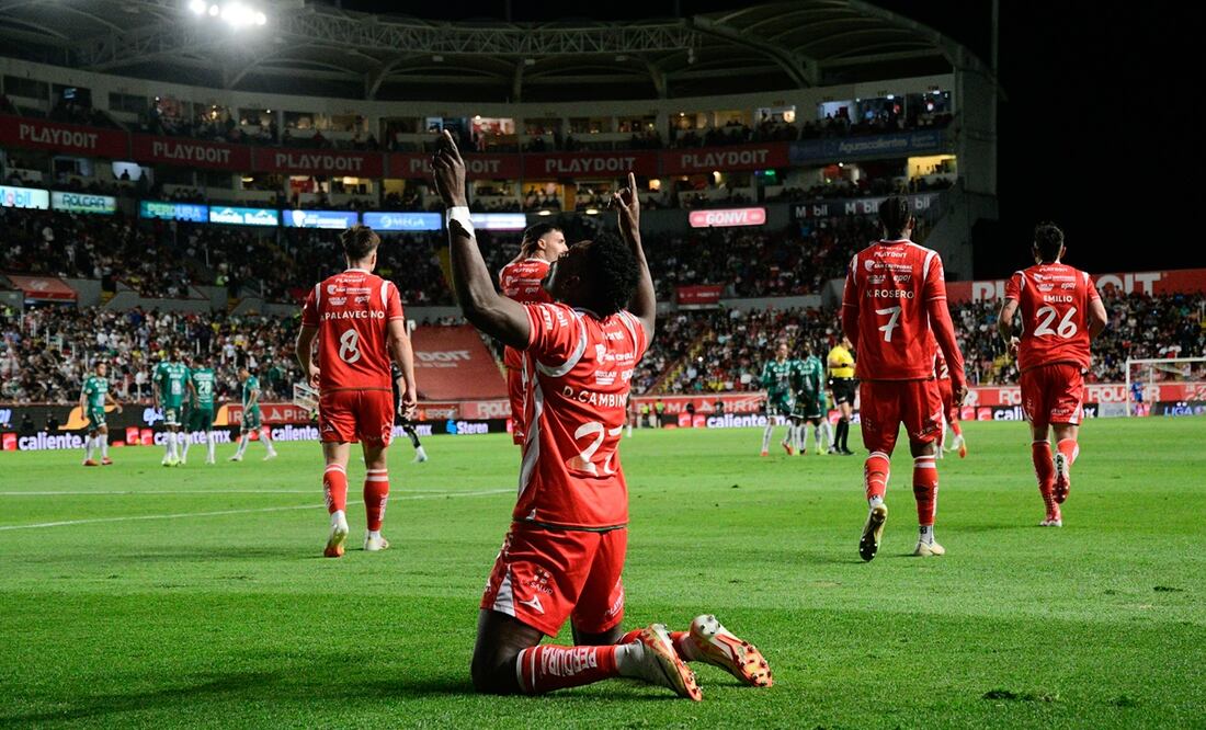 Necaxa en festejo de gol, durante la Jornada 12 del Clausura 2025 ante León - Foto: Imago7