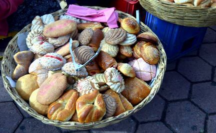 ¡Lluvia de pan! Así es la feria más deliciosa de Guanajuato