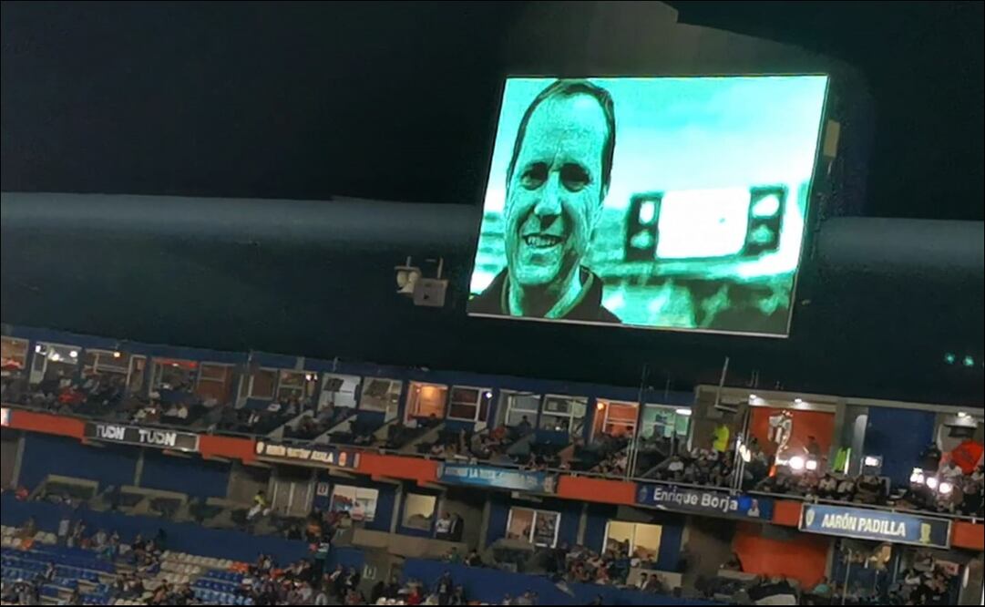 Homenaje a Paco Villa en el Estadio Hidalgo - Foto: Leobardo Vázquez / EL UNIVERSAL