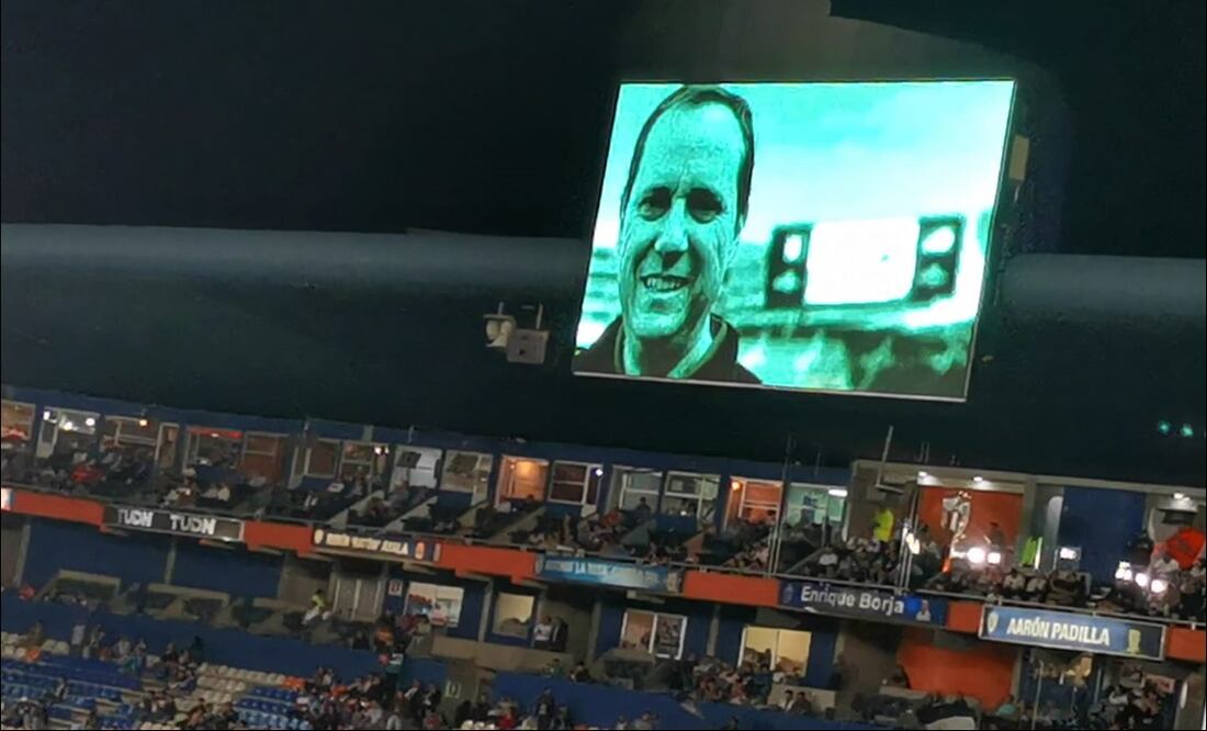 Homenaje a Paco Villa en el Estadio Hidalgo - Foto: Leobardo Vázquez / EL UNIVERSAL